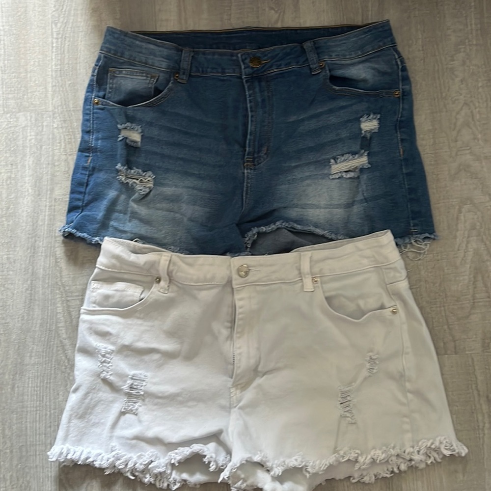 Distressed stretch jean short cutoffs